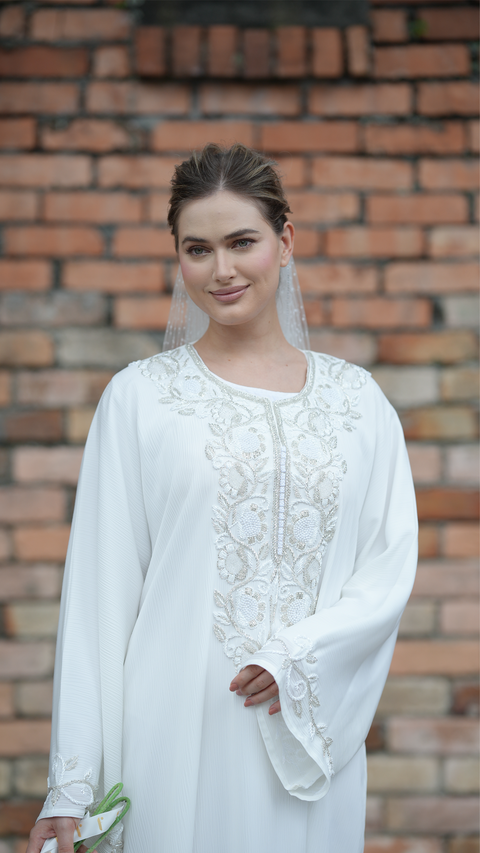Korean Zoom Hizan Frost White Abaya