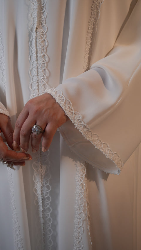 Amanjena Frost White Abaya