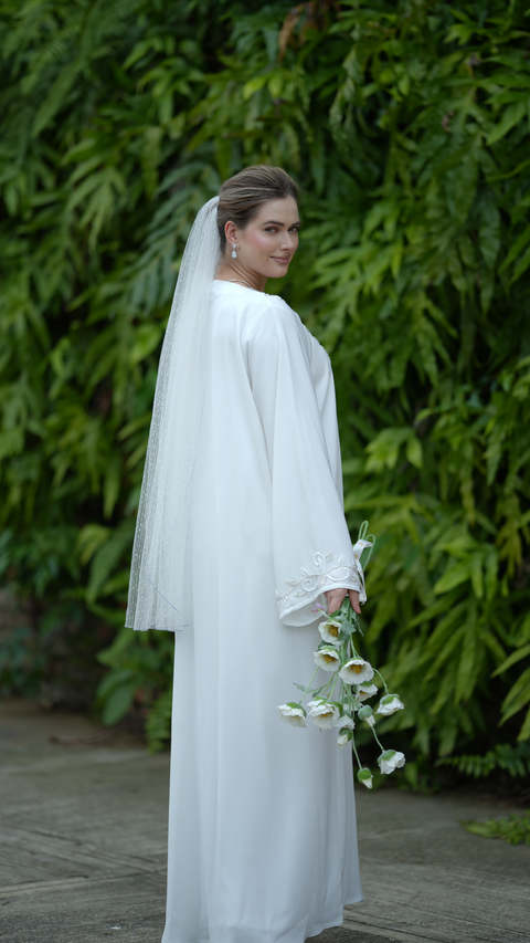 Hizan Frost White Abaya