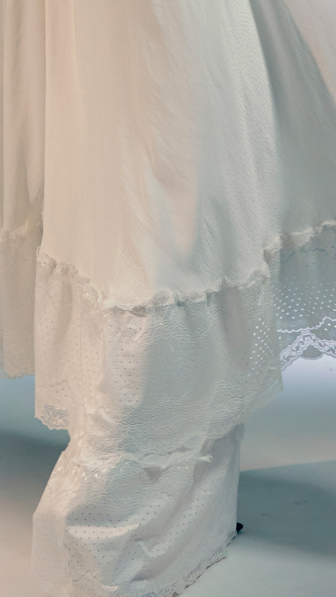 Libyè Pearl White Telekung