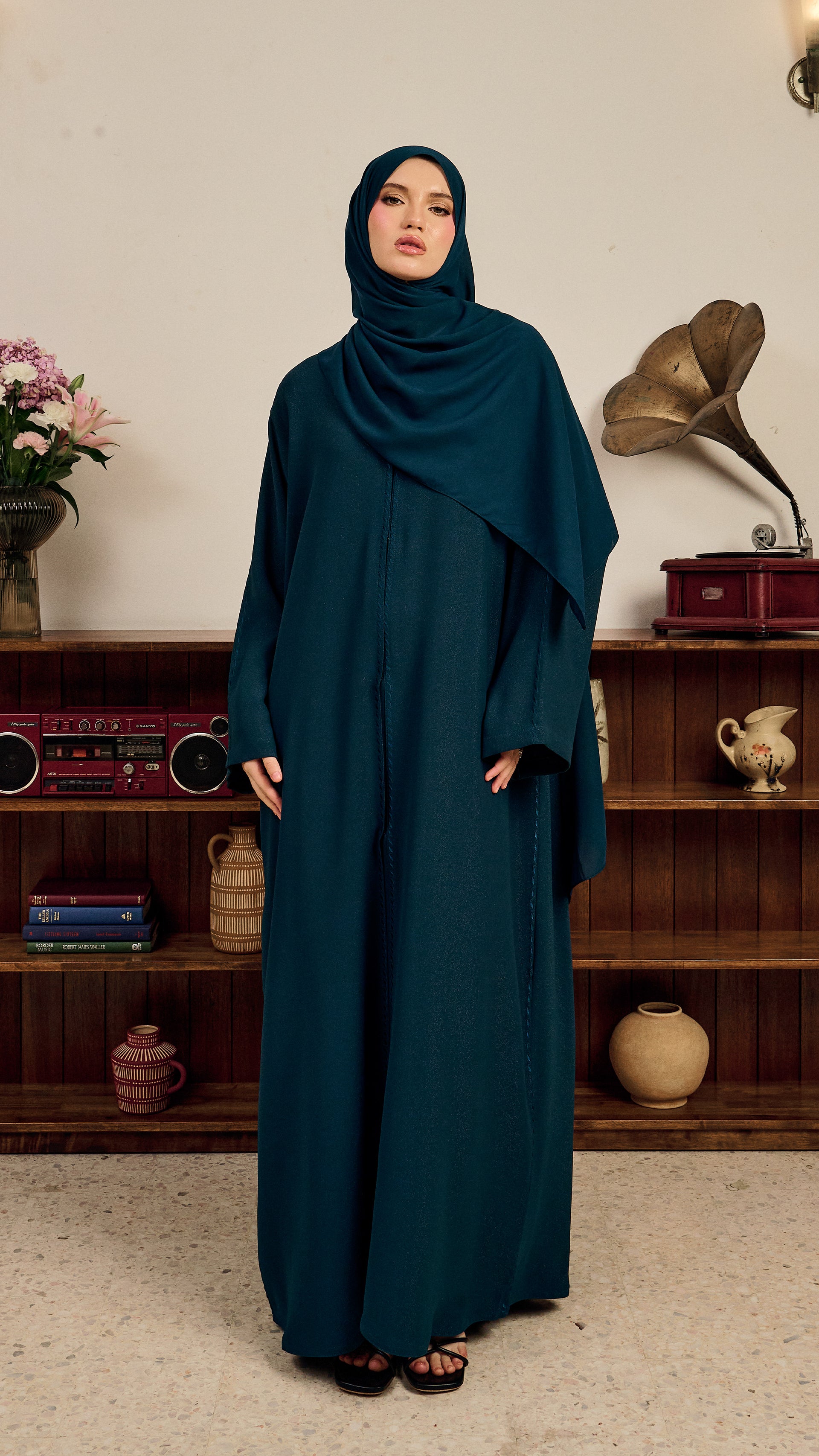 Reyhanli Teal Green Abaya – Fustaann