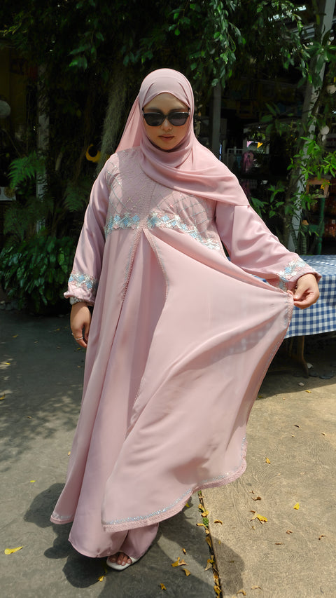 Zinnia Raspberry Cream Abaya by Guzel Kismet