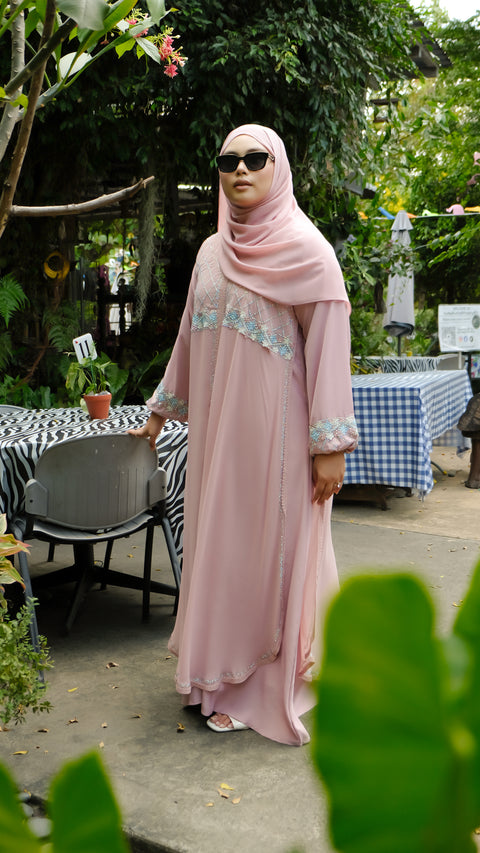 Zinnia Raspberry Cream Abaya by Guzel Kismet