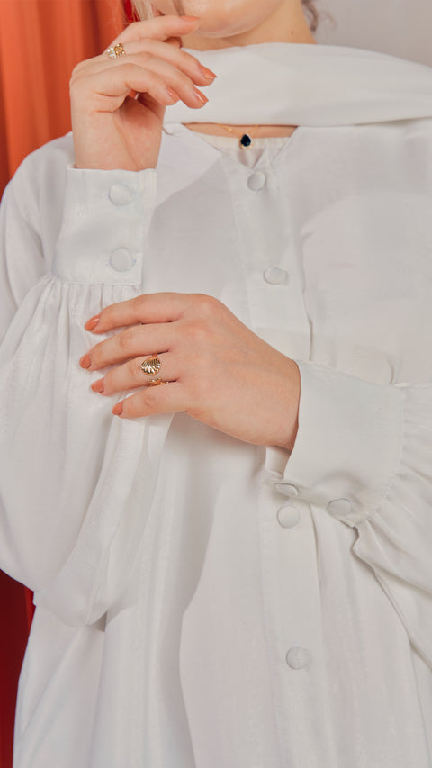 Dorothy Frost White Abaya